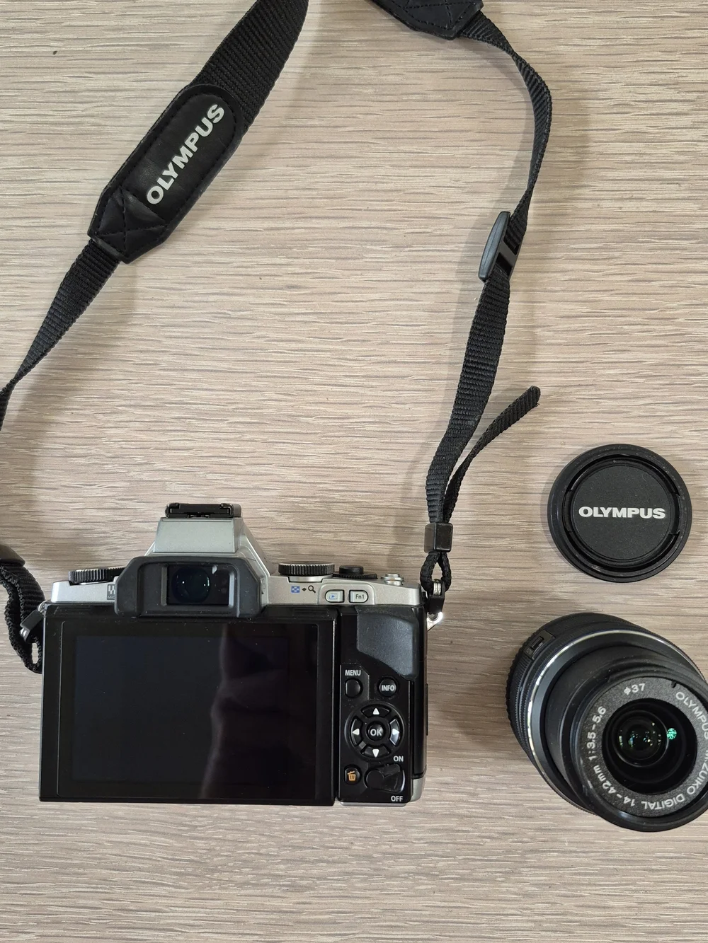Olympus Om-D E-M5 Mirrorless Camera Kit in Black